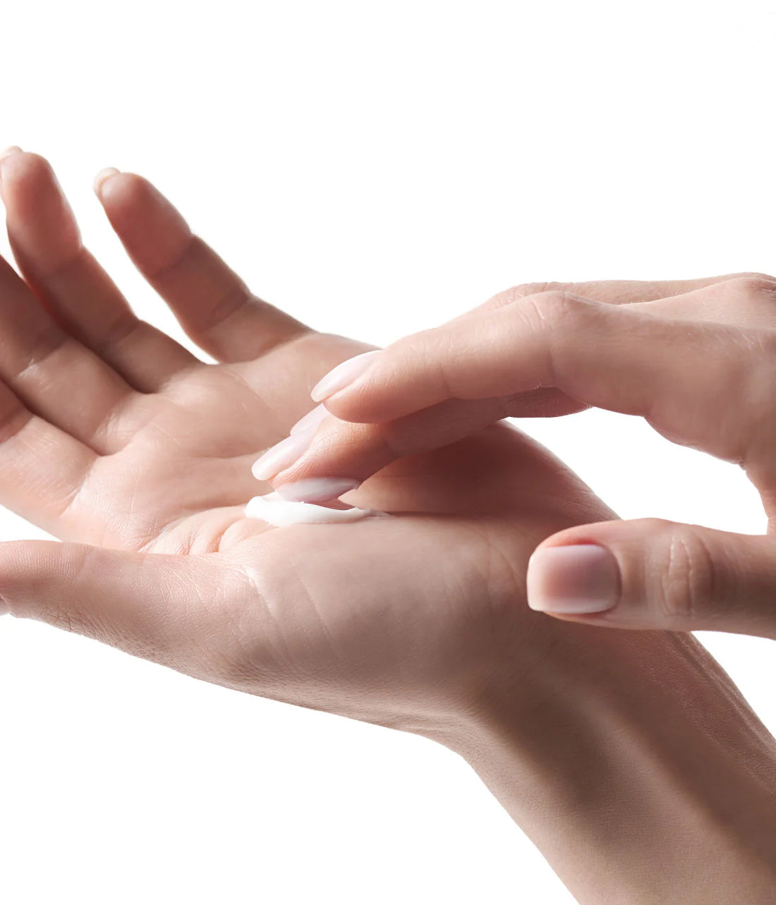 CHRISTINA קרם הבהרה לידיים עם הגנה SPF 15